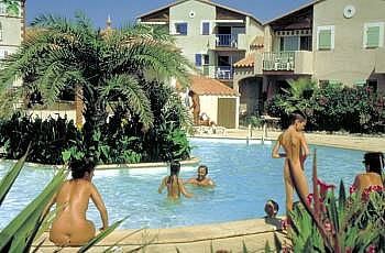 Francie, Lví Zátoka, Oasis