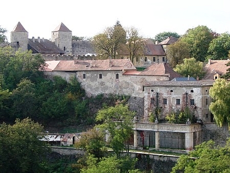 Hrad Veveří - zbývající část ještě neopraveného hradu Veveří